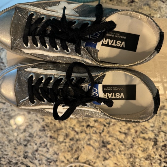 Golden Goose authentic shoes, worn maybe twice, in perfect condition. - Picture 2 of 5
